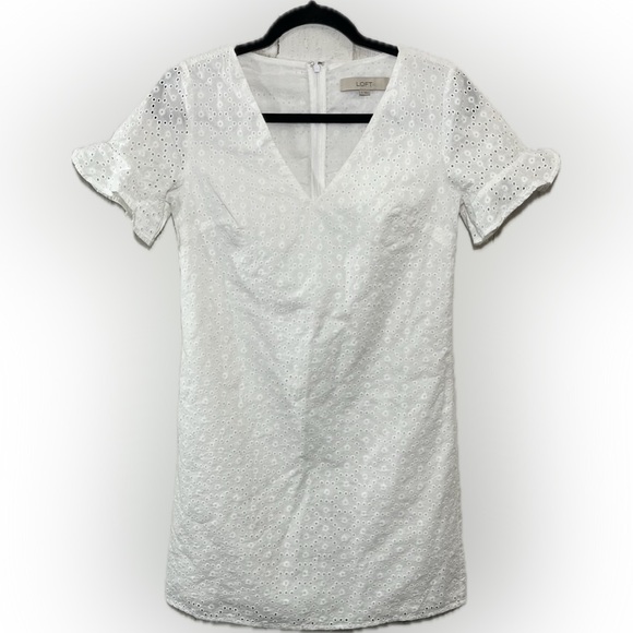 LOFT Dresses & Skirts - LOFT White Eyelet Mini Dress Flutter Sleeves Size 0